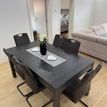 Apartment Brasic *